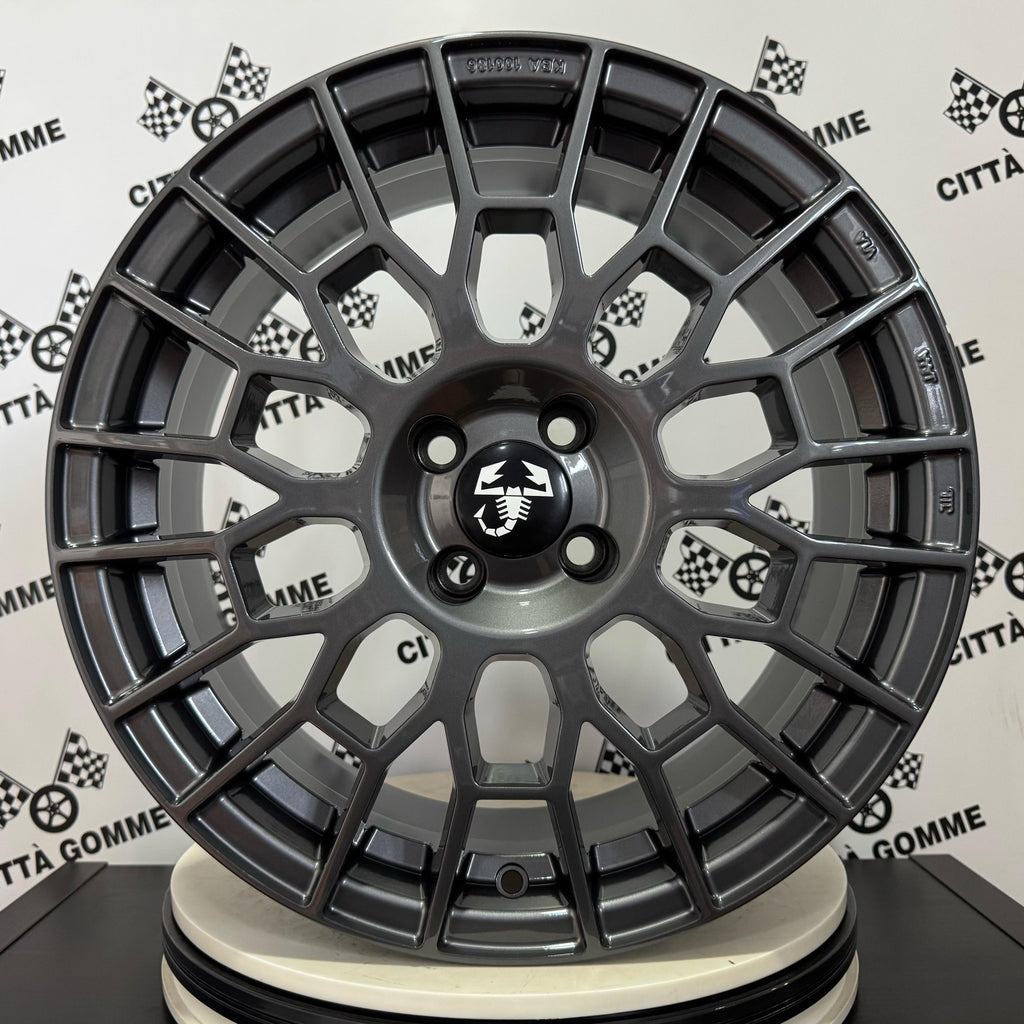 Set da 4 Cerchi in lega APX per ABARTH 500 500E (LOGO NERO)