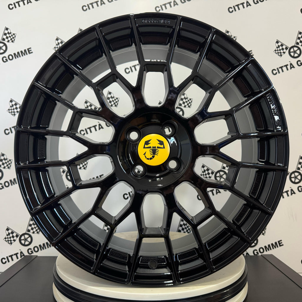 Set da 4 Cerchi in lega APX per ABARTH 500 500E (LOGO GIALLO)