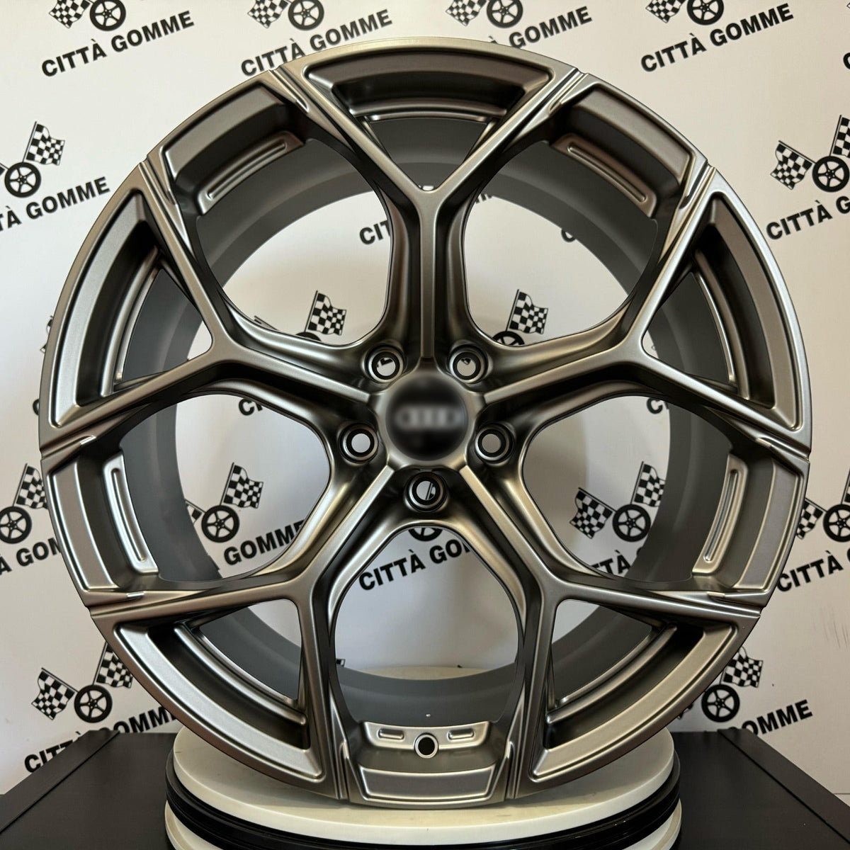 4 Cerchi in lega ULTRIVITY per AUDI A3 A4 A5 A6 A7 A8 Q2 Q3 Q4 Q5 Q7 Q8 TT