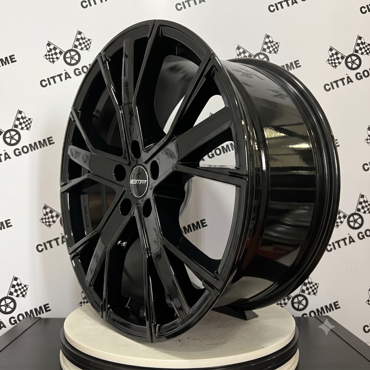 Set 4 Cerchi in lega Gunner per Audi A3 A4 A5 A6 A7 A8 TT Q2 Q3 Q5 Q7 Q8 E-Tron