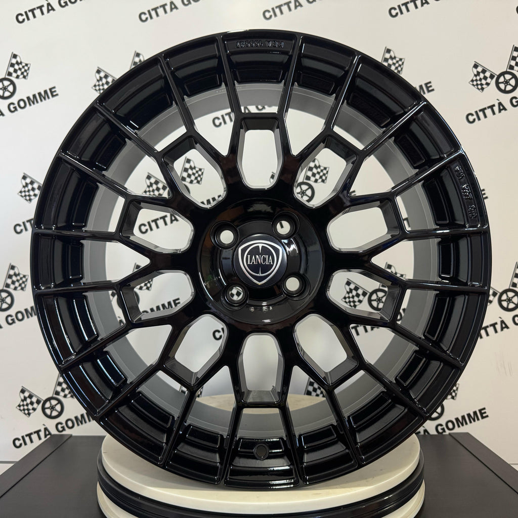 Set da 4 Cerchi in lega APX per LANCIA DELTA MUSA YPSILON