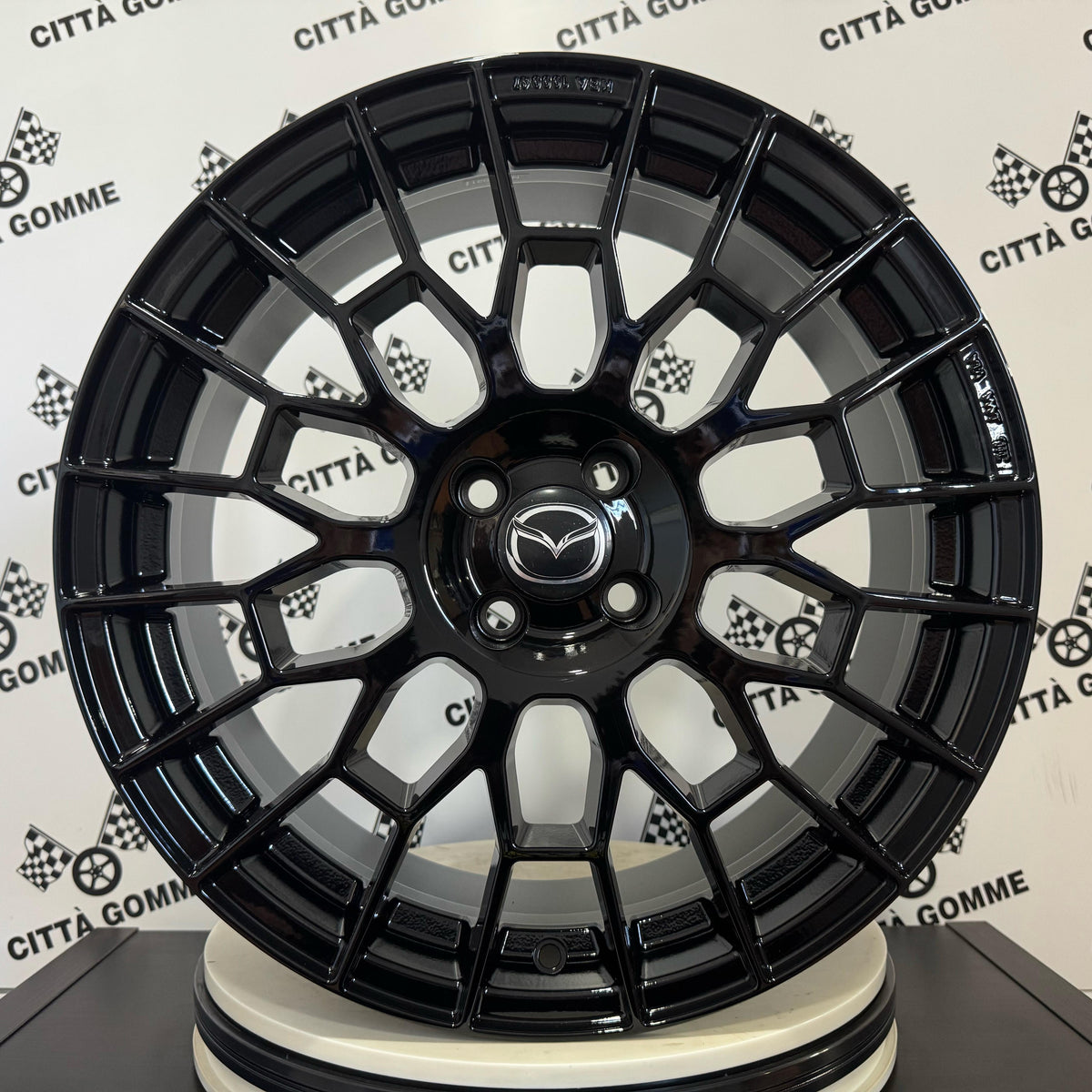 Set da 4 Cerchi in lega APX per MAZDA MX-5 2 323 - Citta' Gomme Set da 4 Cerchi in lega APX per MAZDA MX-5 2 323 - Citta' Gomme