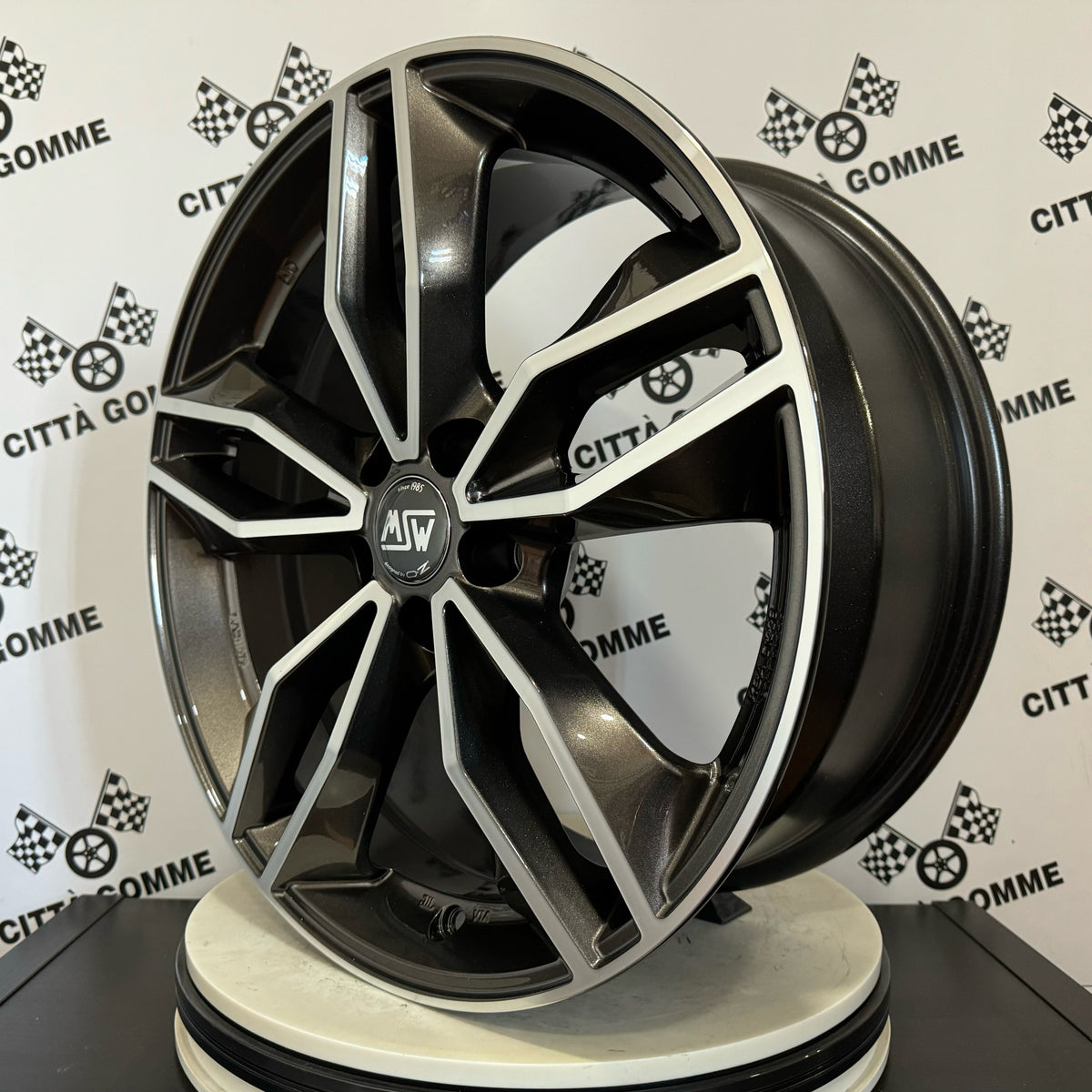 Set da 4 Cerchi in lega Msw71 per Volvo C30 C70 S40 S60 S80 S90 V40 V50 V60 V70 V90 XC40 XC60 XC70