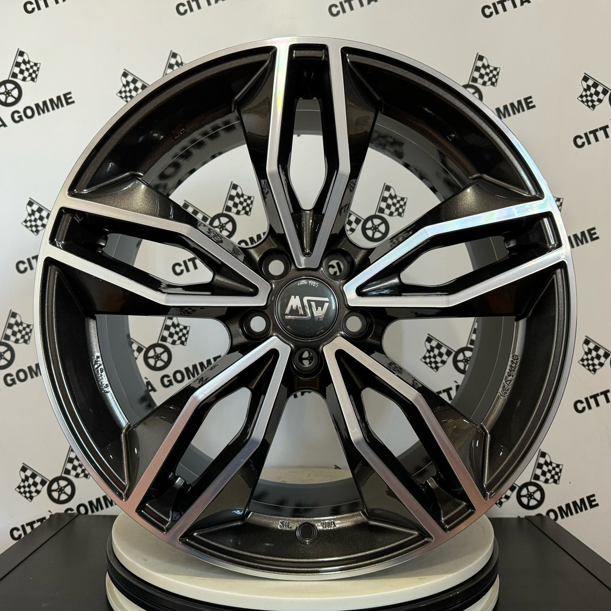 Set da 4 Cerchi in lega Msw71 per Volvo C30 C70 S40 S60 S80 S90 V40 V50 V60 V70 V90 XC40 XC60 XC70