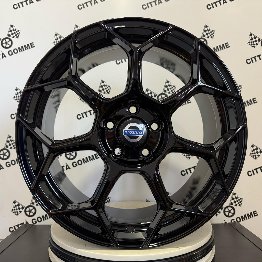 Set 4 Cerchi in lega Raceway per Volvo C30 C70 EX30 S40 S60 V40 V50 V60 V70 S80 XC70