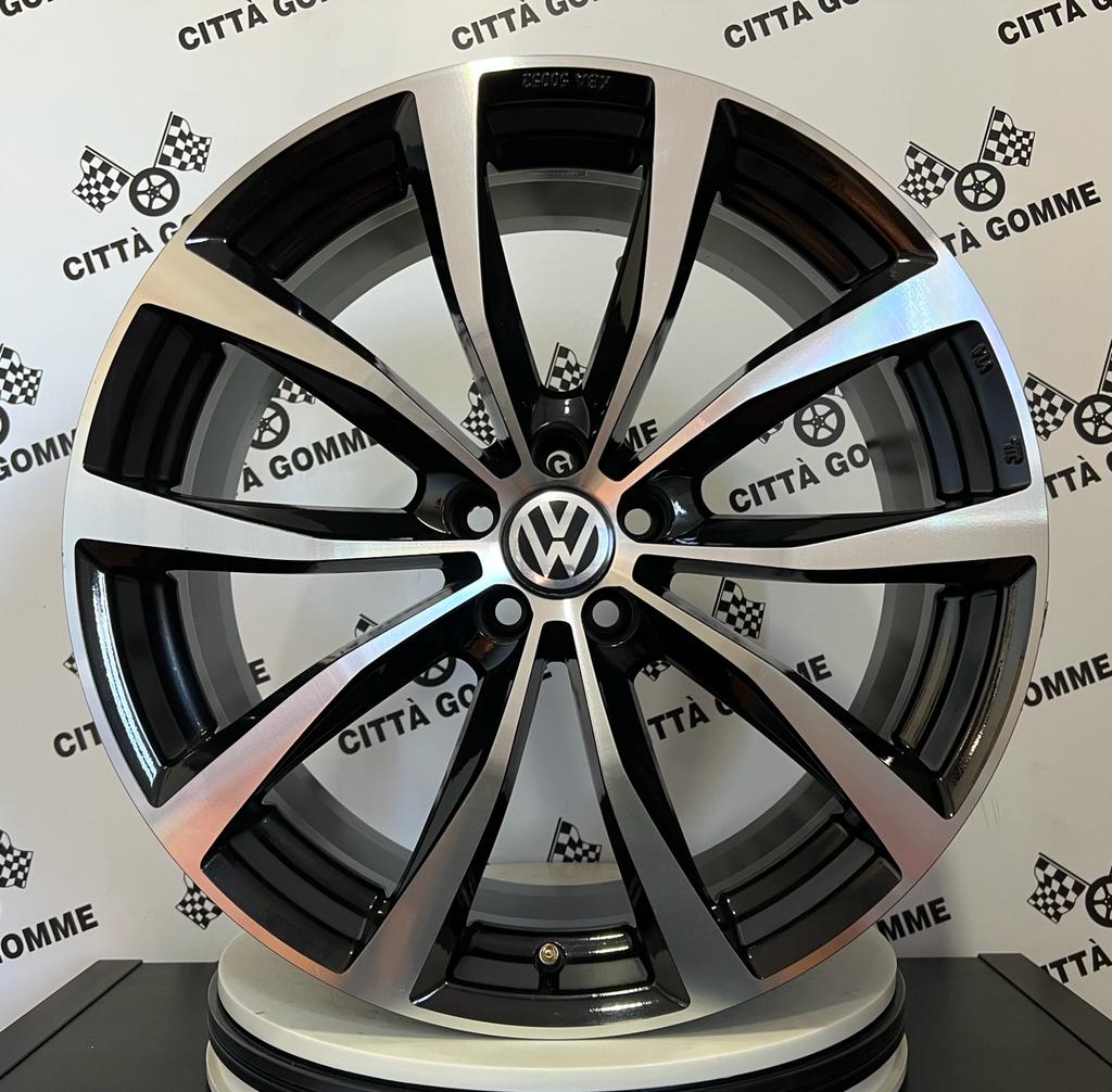 4 CERCHI IN lega per Volkswagen Golf 5 6 7 8 da 7,5 x 18 Pollici ET 51 4 CERCHI IN lega per Volkswagen Golf 5 6 7 8 da 7,5 x 18 Pollici ET 51