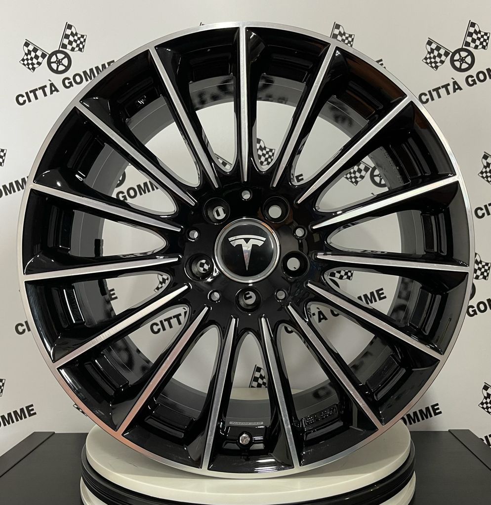 Set da 4 Cerchi in lega Msw30 per Tesla Model 3 Performance 2019> Model Y Performance 2021>